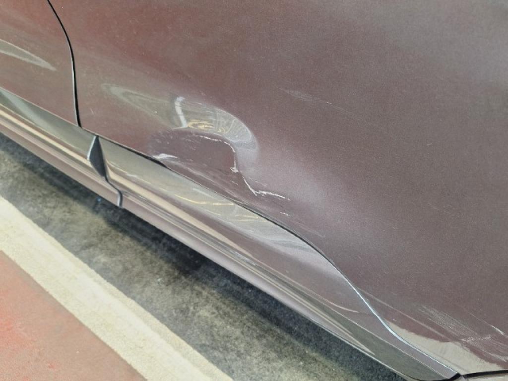 Daño en panel dañado dañado