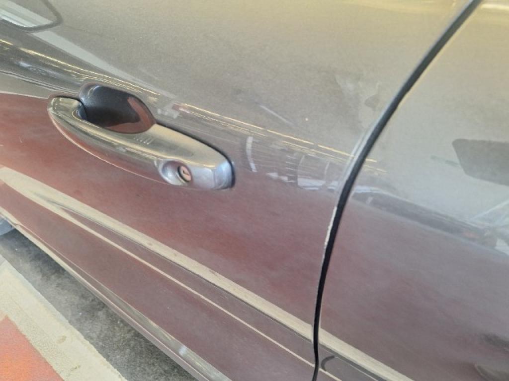 Daño en panel dañado dañado