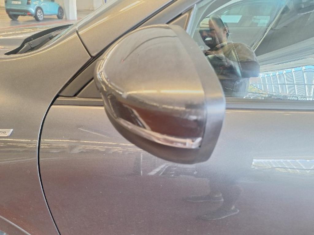 Daño en panel dañado dañado