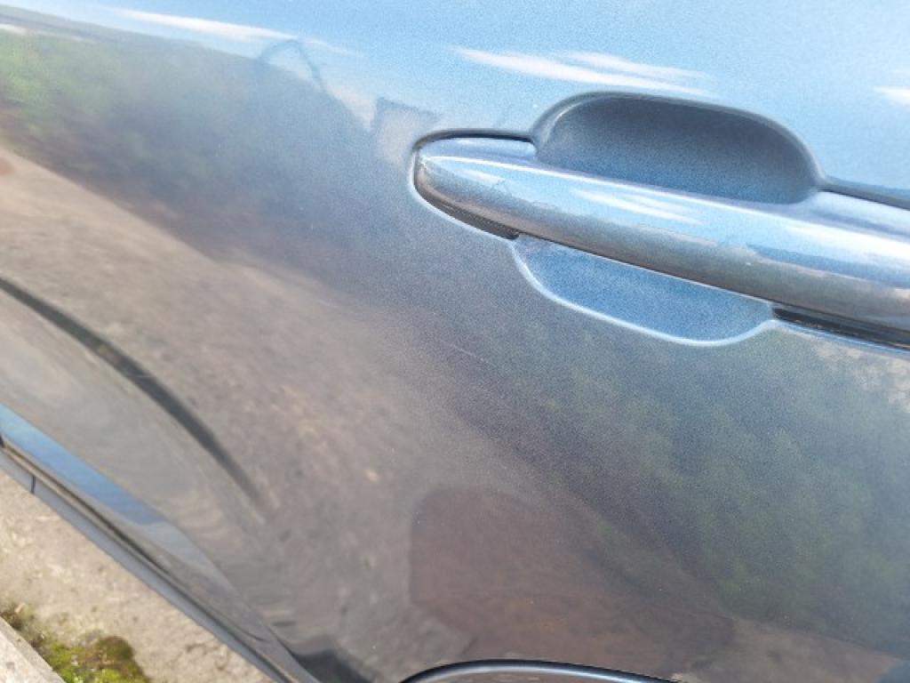 Daño en panel dañado dañado