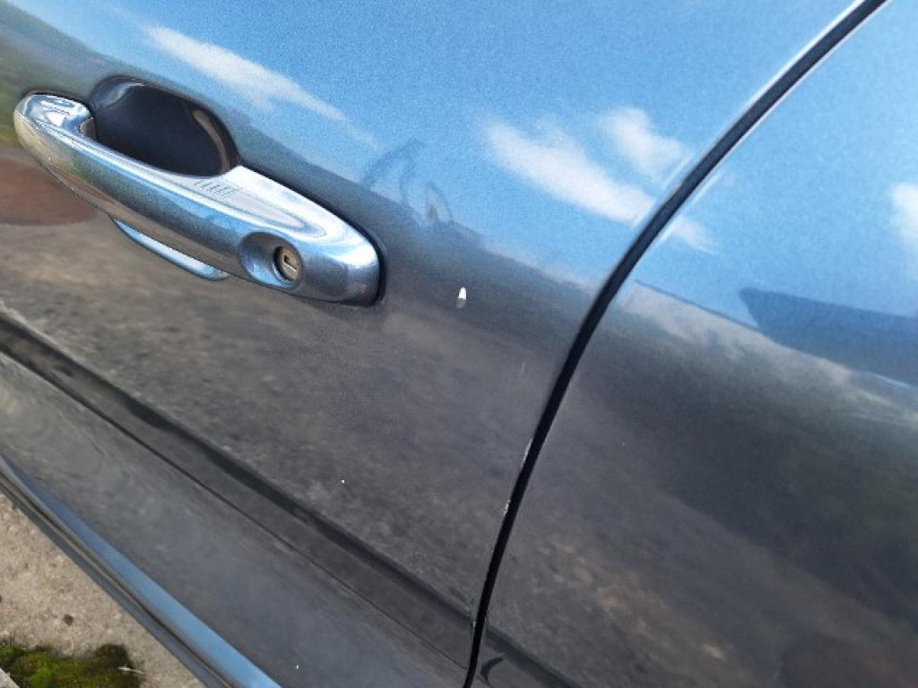 Daño en panel dañado dañado