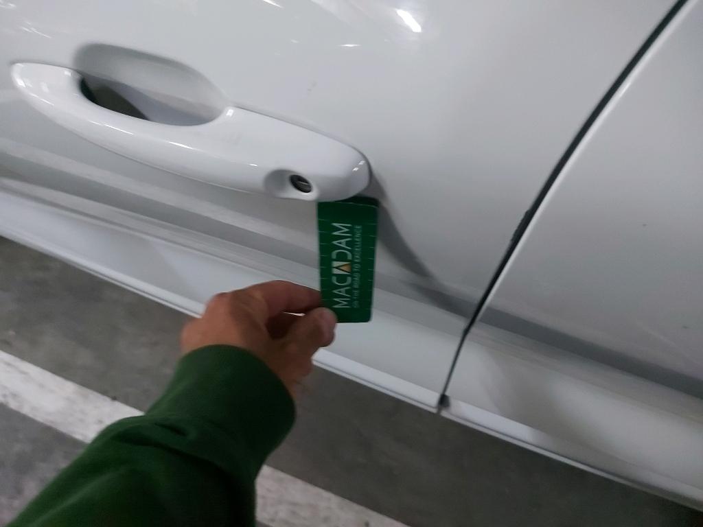 Daño en panel Arañazo ligero Arañazo ligero
