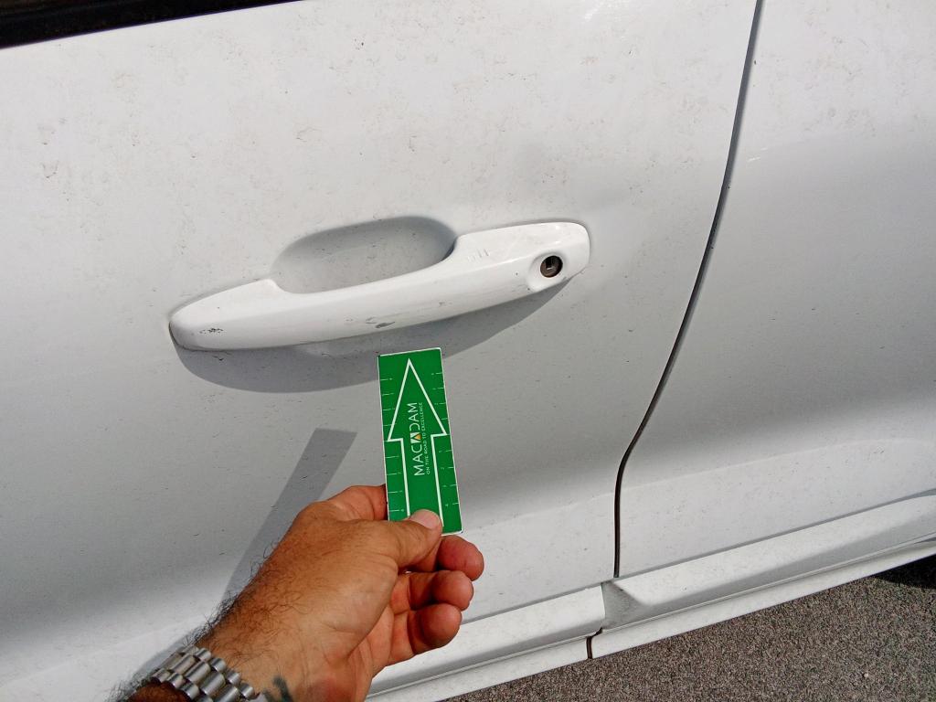 Daño en panel dañado dañado