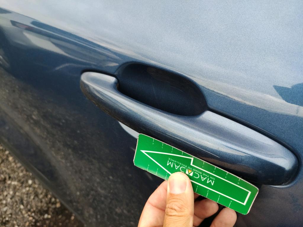 Daño en panel dañado dañado