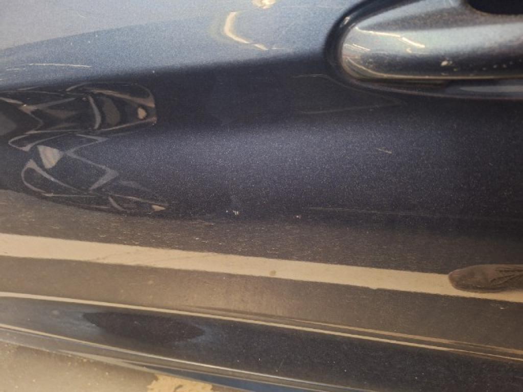 Daño en panel dañado dañado