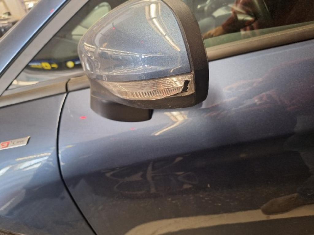 Daño en panel dañado dañado