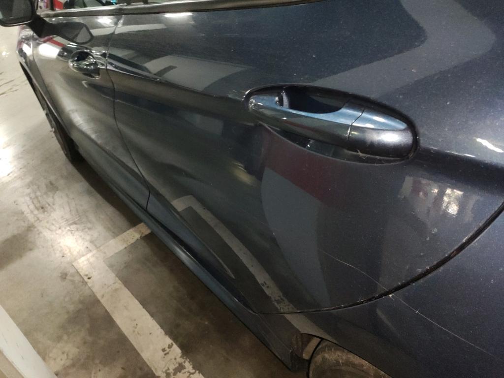 Daño en panel dañado dañado