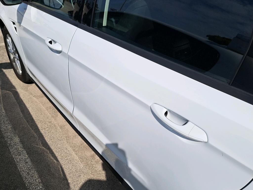 Daño en panel Arañazo ligero Arañazo ligero