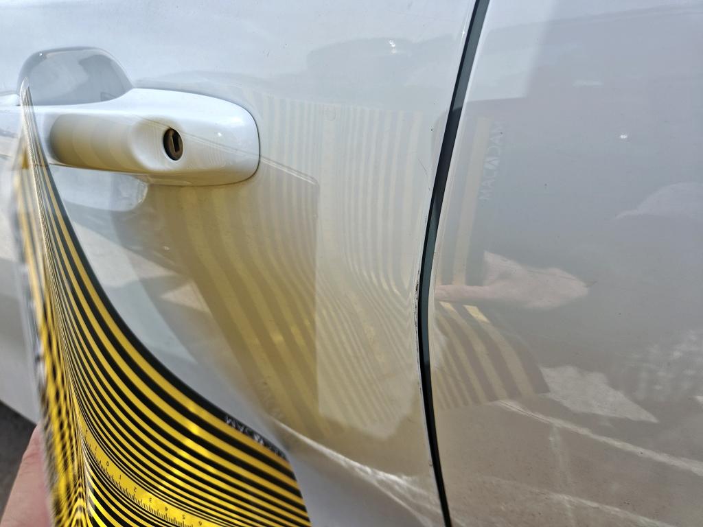 Daño en panel dañado dañado