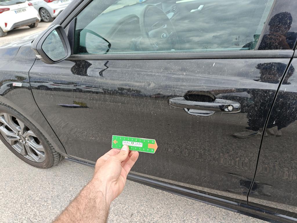 Daño en panel dañado dañado