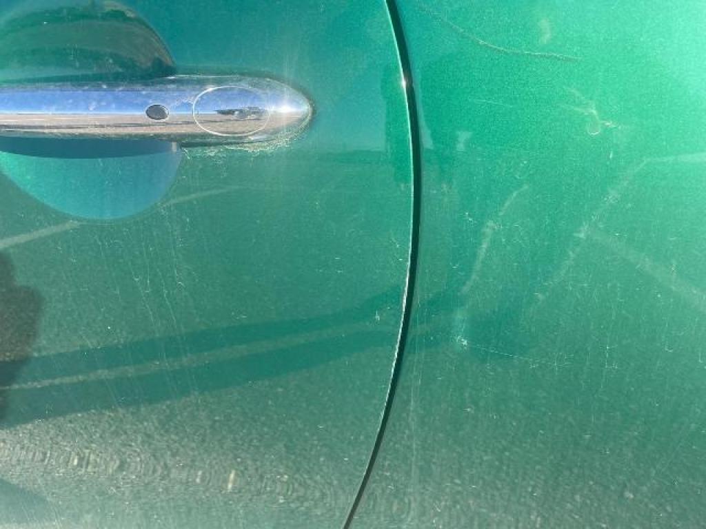 Daño en panel dañado dañado