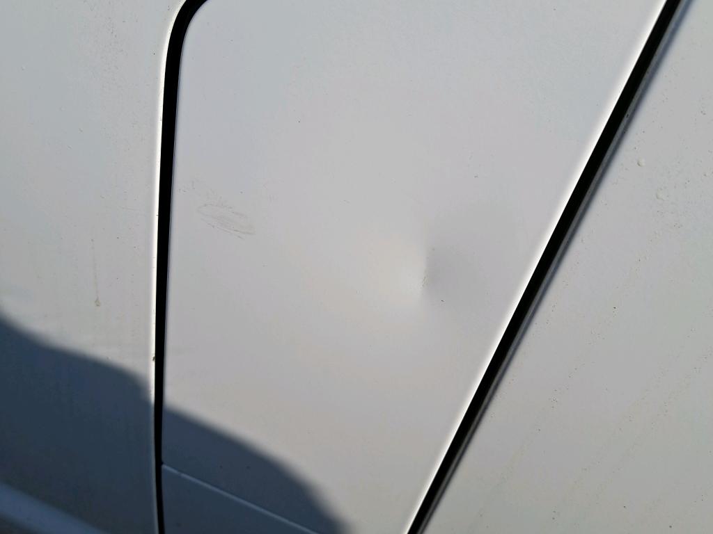 Daño en panel dañado dañado