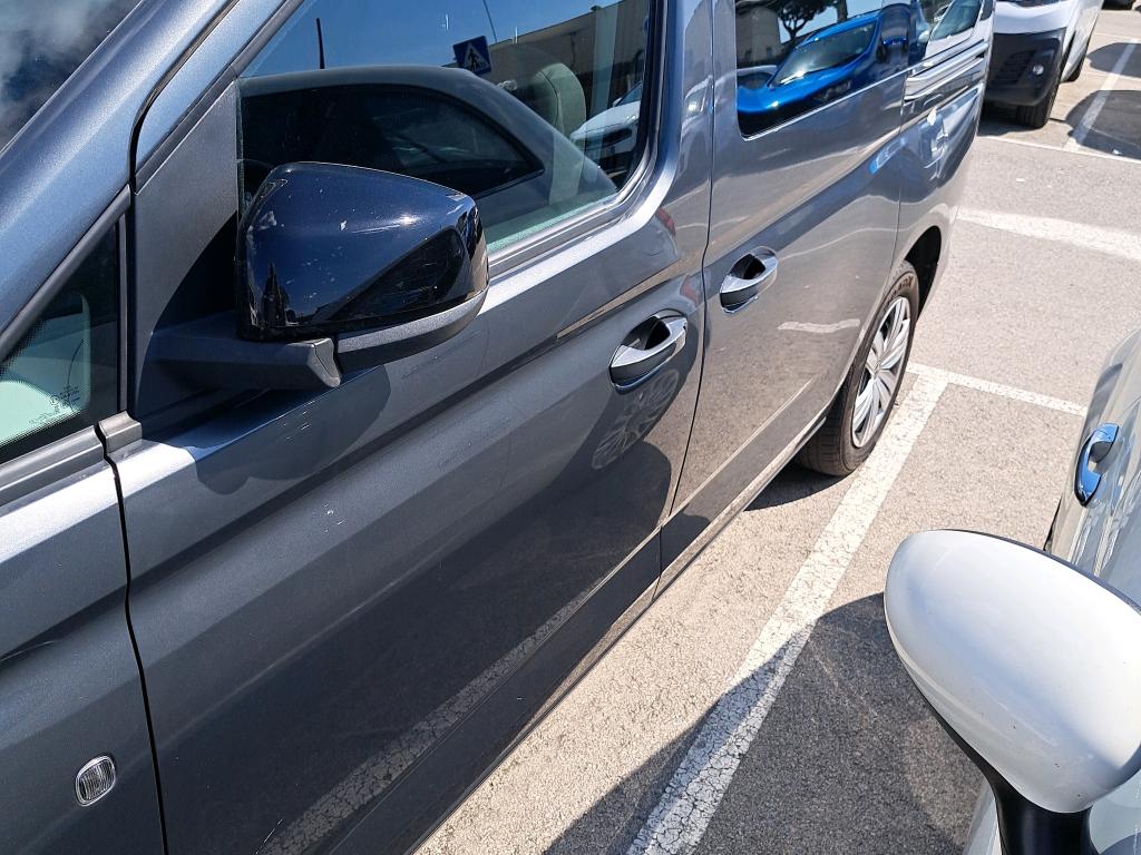 Daño en panel dañado dañado