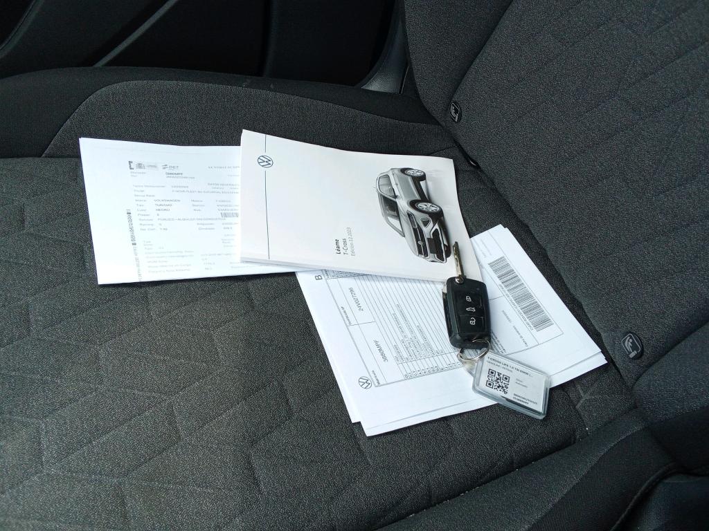 Foto Volkswagen T-CROSS 4