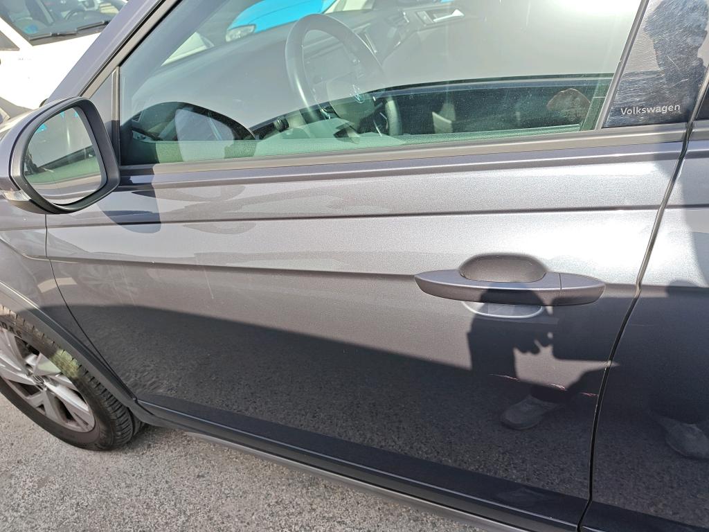 Daño en panel dañado dañado