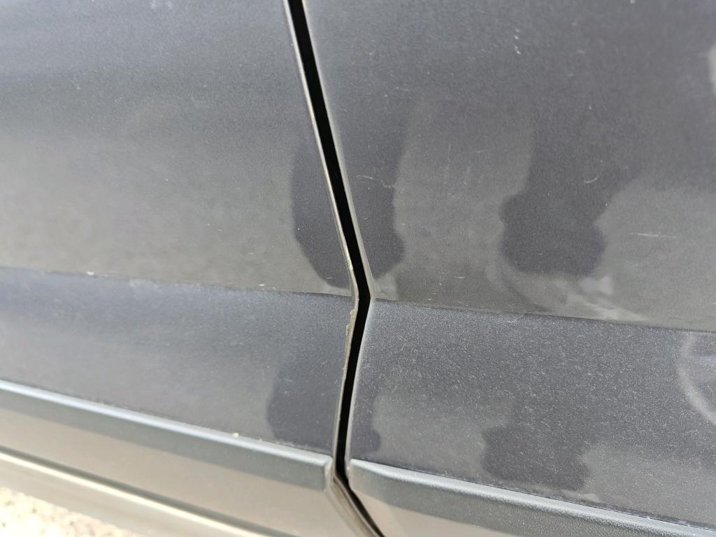 Daño en panel dañado dañado
