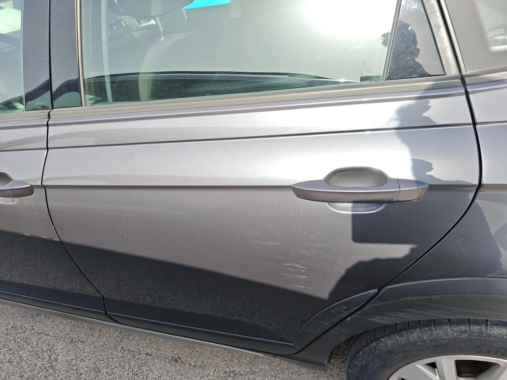 Daño en panel dañado dañado
