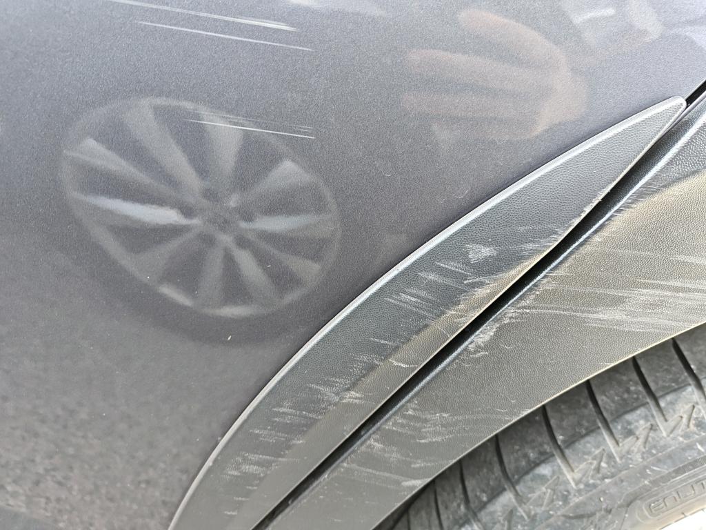 Daño en panel dañado dañado