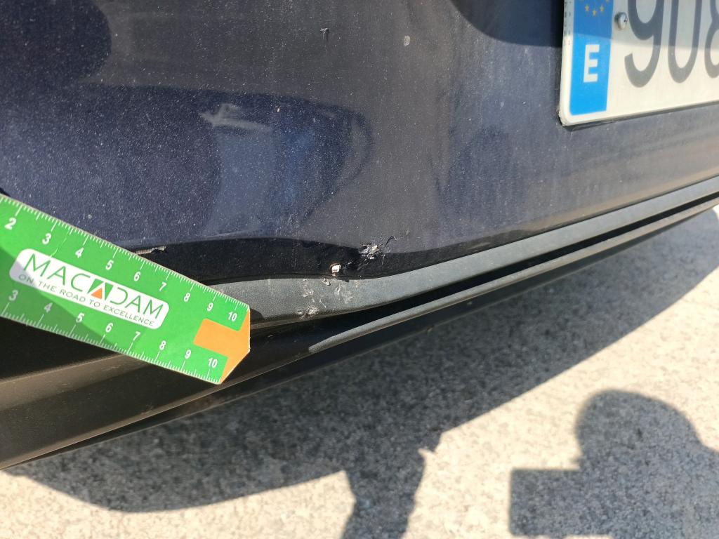 Daño en Carocería Arañazo ligero Arañazo ligero