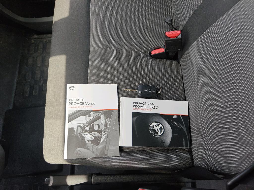 Foto Toyota PROACE 4