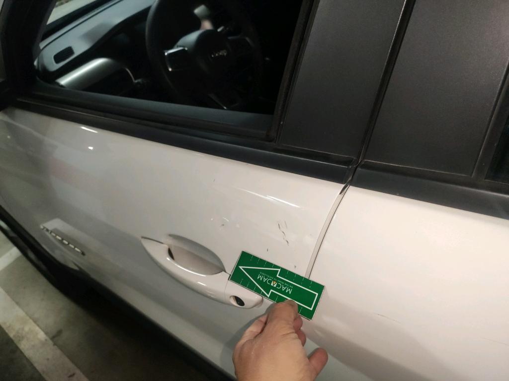 Daño en panel Arañazo ligero Arañazo ligero