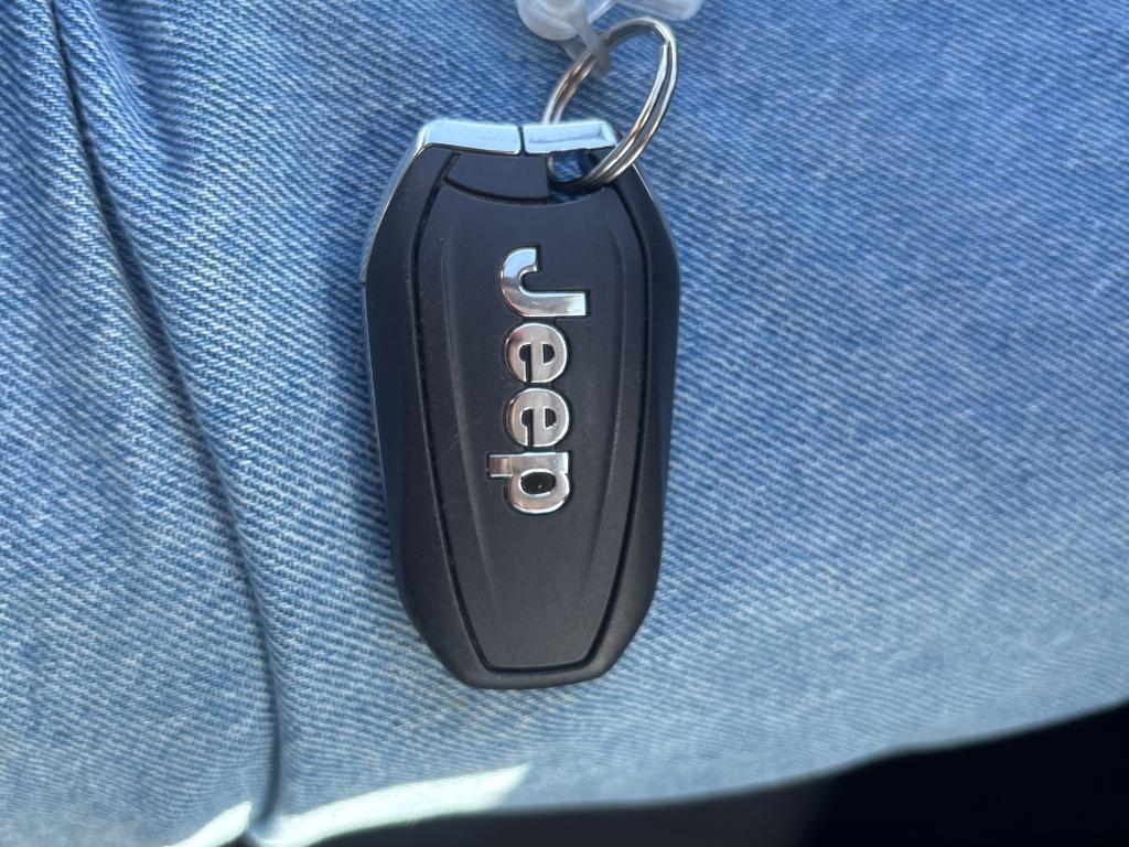 Foto Jeep AVENGER 4