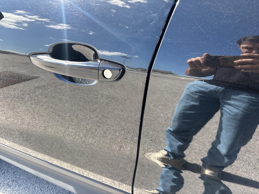 Daño en panel dañado dañado