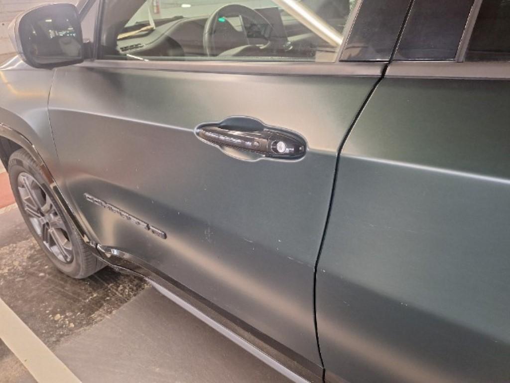 Daño en panel dañado dañado