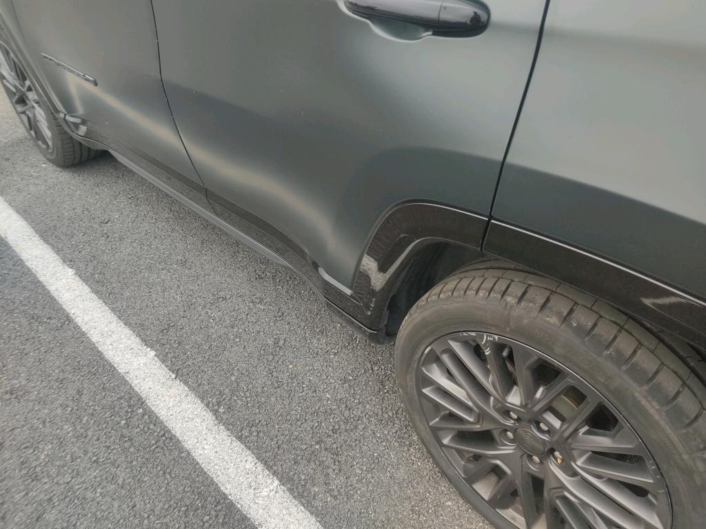 Daño en panel Arañazo ligero Arañazo ligero