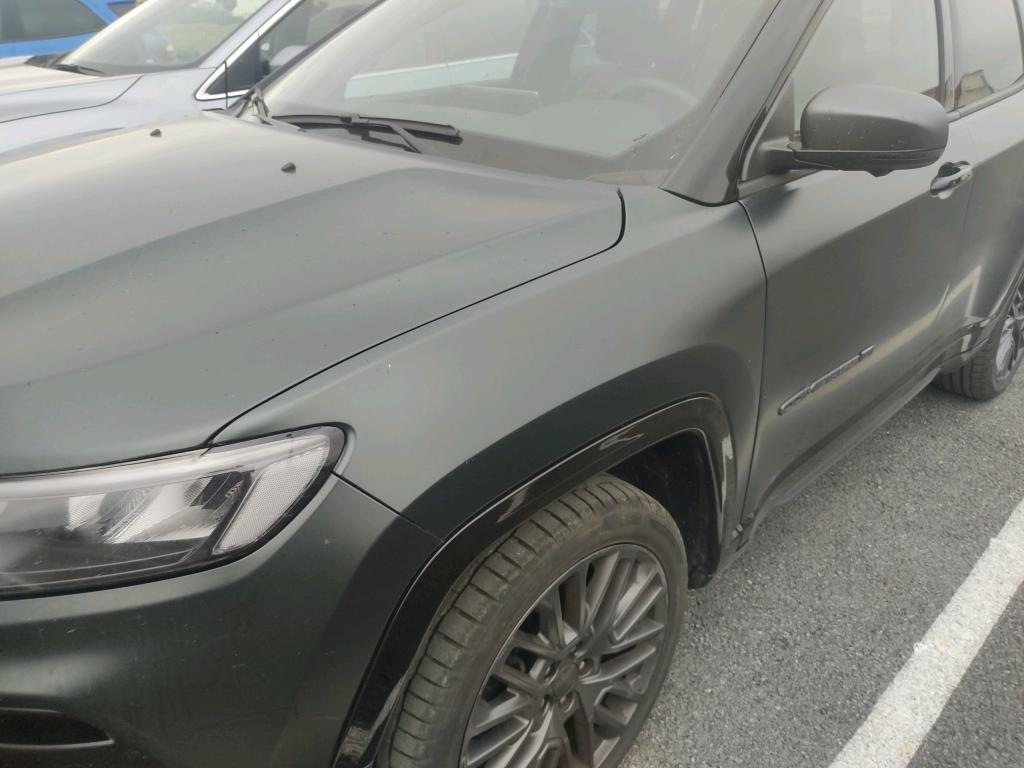 Daño en Carocería Arañazo ligero Arañazo ligero