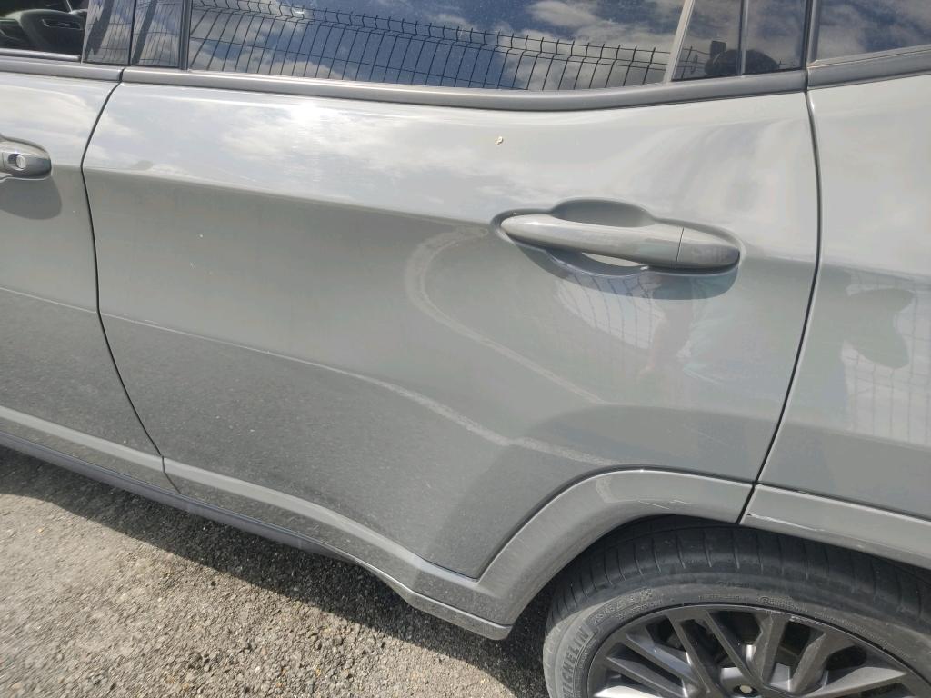 Daño en panel Arañazo ligero Arañazo ligero