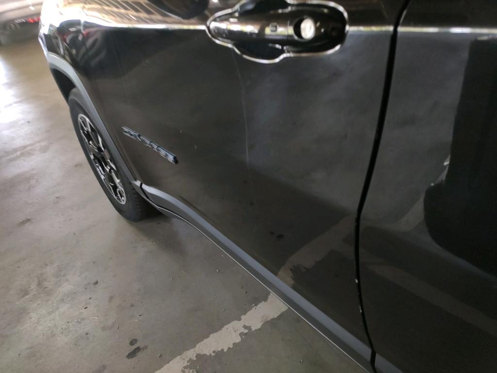 Daño en panel dañado dañado