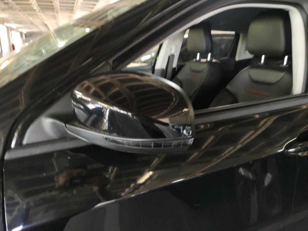 Daño en panel dañado dañado