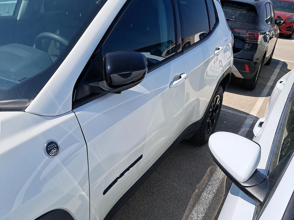 Daño en panel dañado dañado