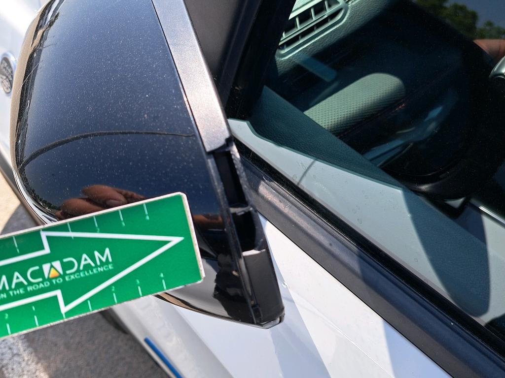Daño en panel dañado dañado