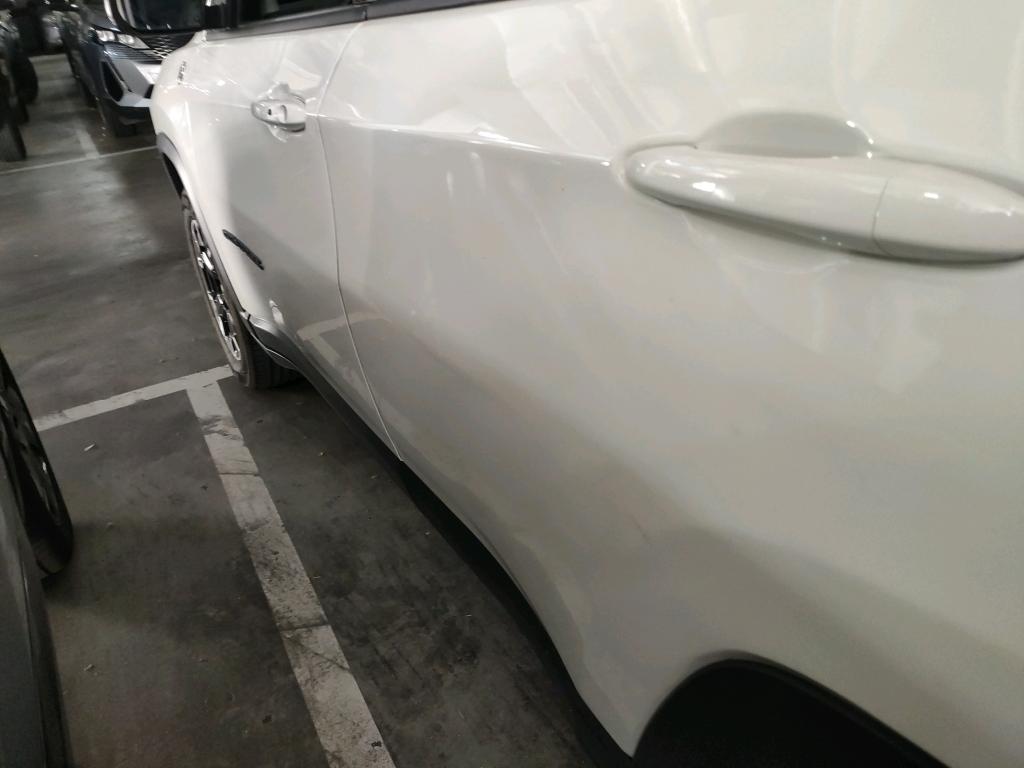 Daño en panel dañado dañado