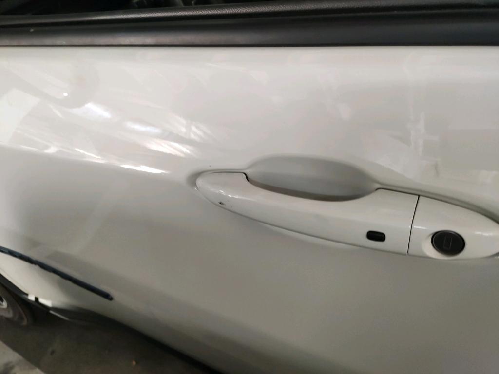 Daño en panel dañado dañado