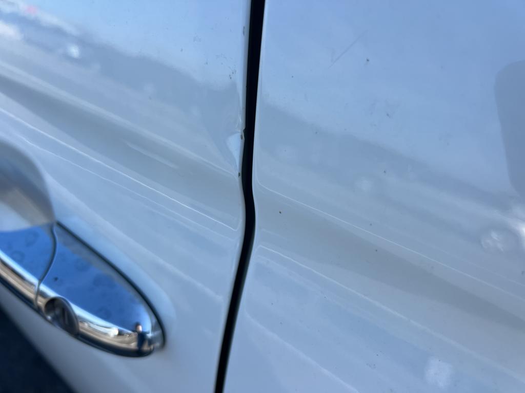 Daño en panel Arañazo ligero Arañazo ligero