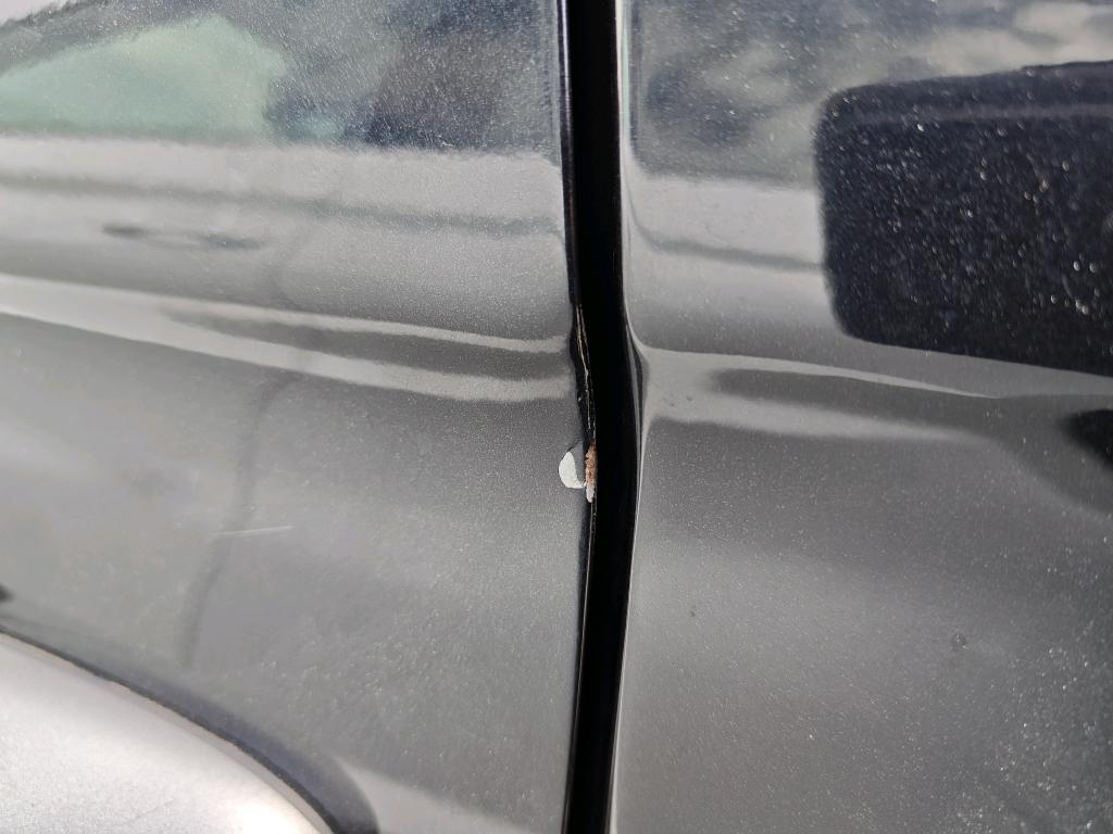 Daño en panel dañado dañado