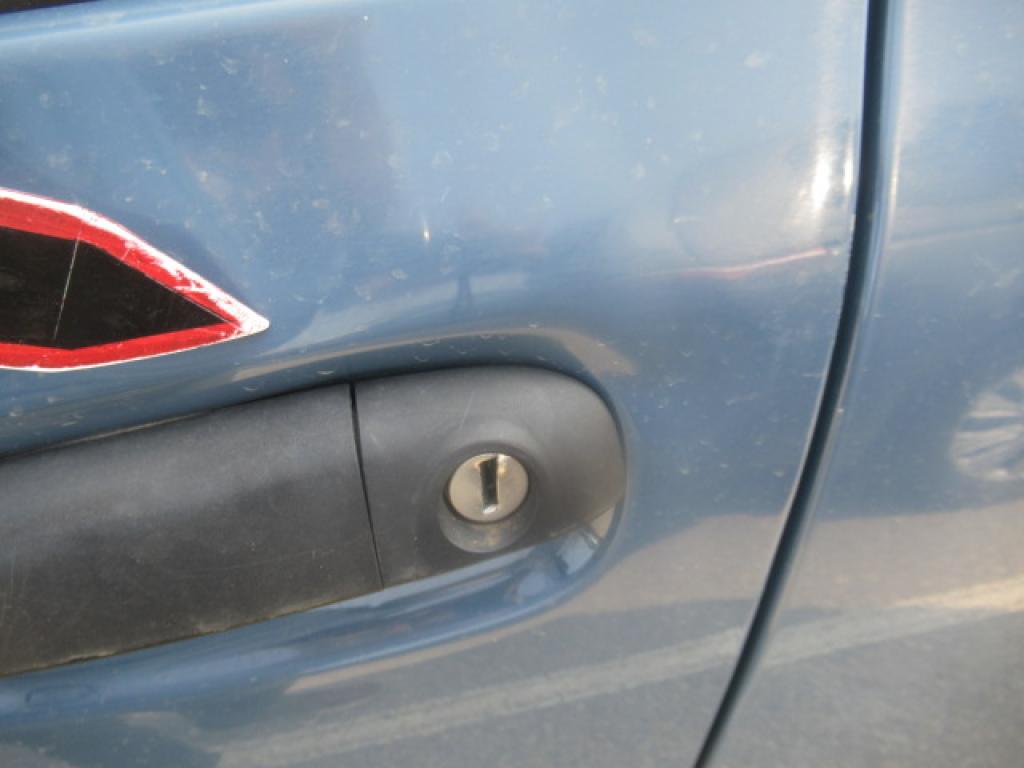 Daño en panel dañado dañado
