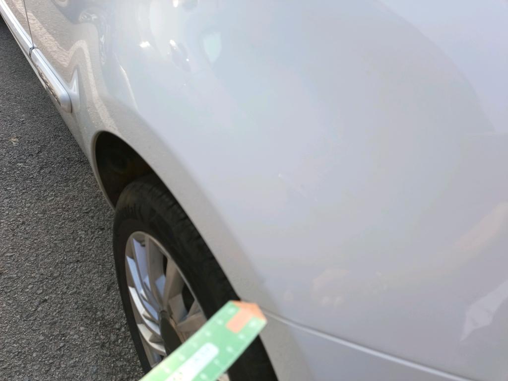 Daño en panel dañado dañado