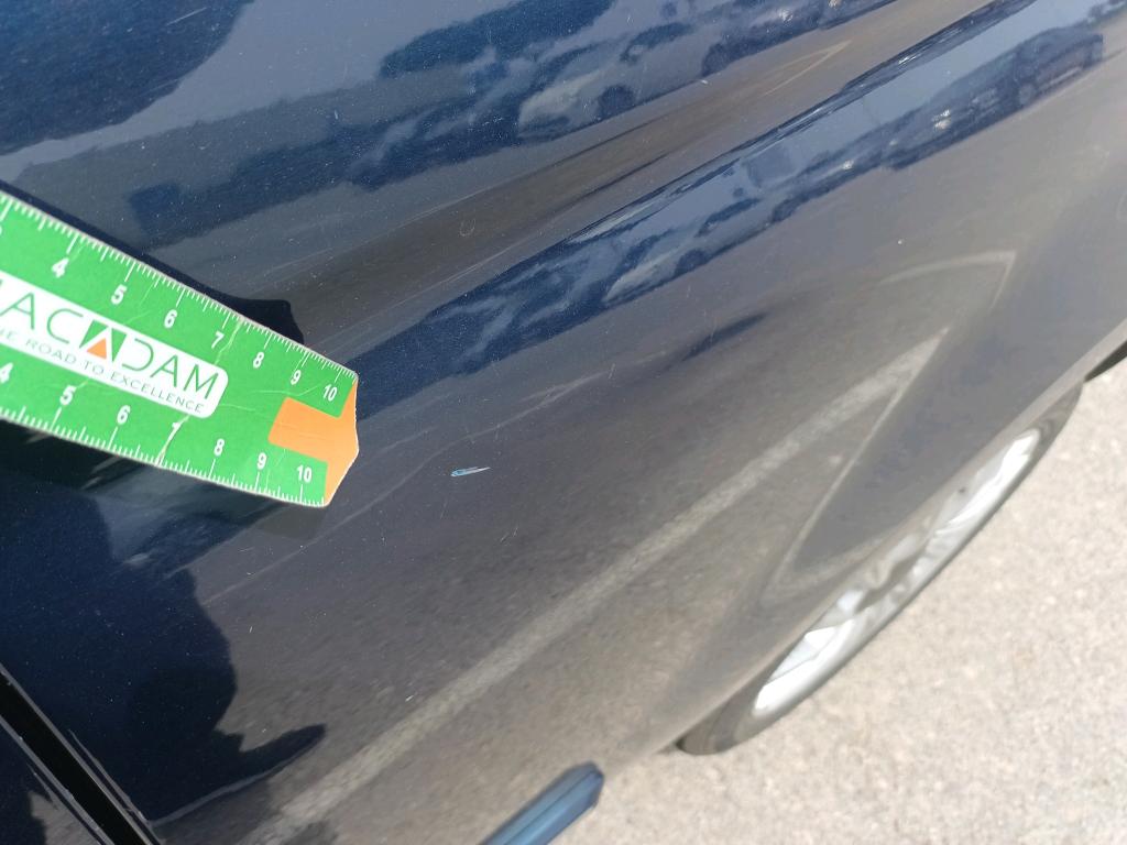 Daño en panel Arañazo ligero Arañazo ligero
