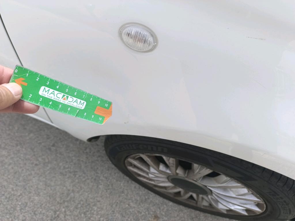 Daño en Carocería Arañazo ligero Arañazo ligero