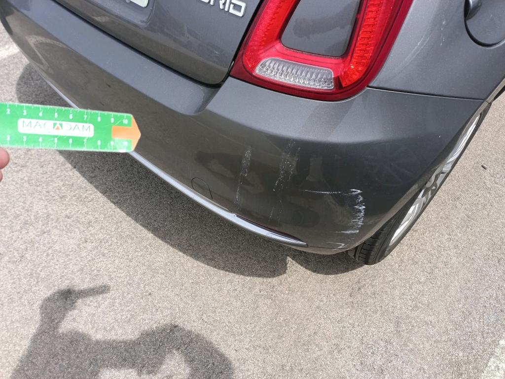 Daño en Carocería Arañazo ligero Arañazo ligero