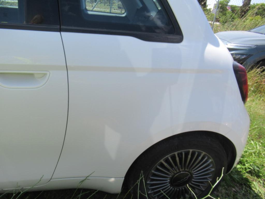Daño en panel dañado dañado