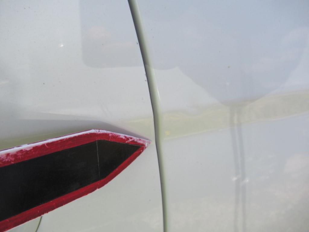 Daño en panel dañado dañado