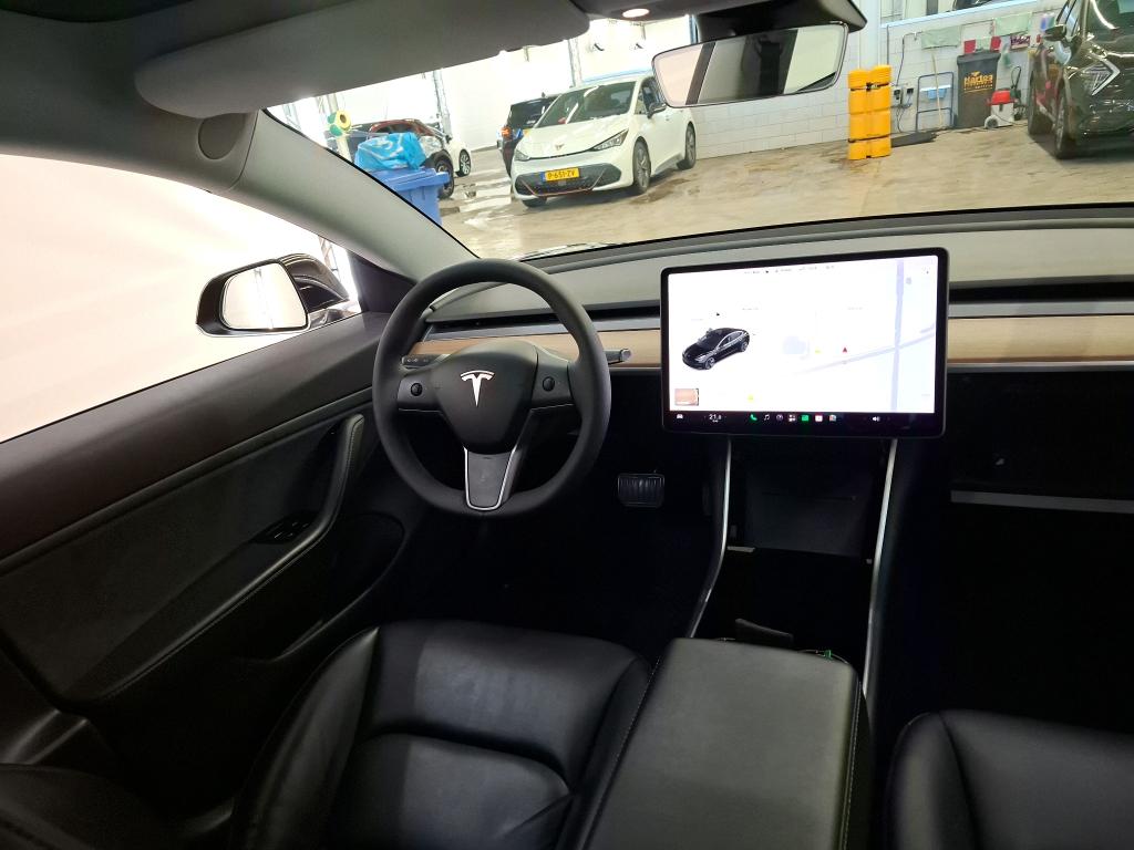 Foto 14 van Tesla Model 3