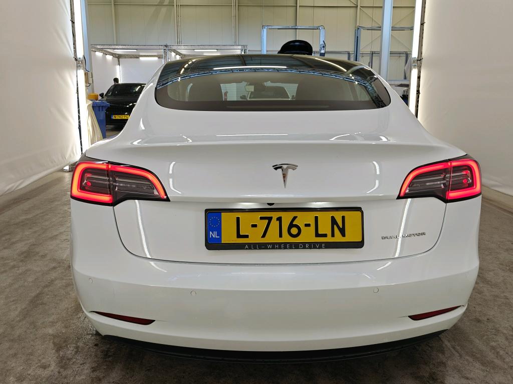 Foto 10 van Tesla Model 3