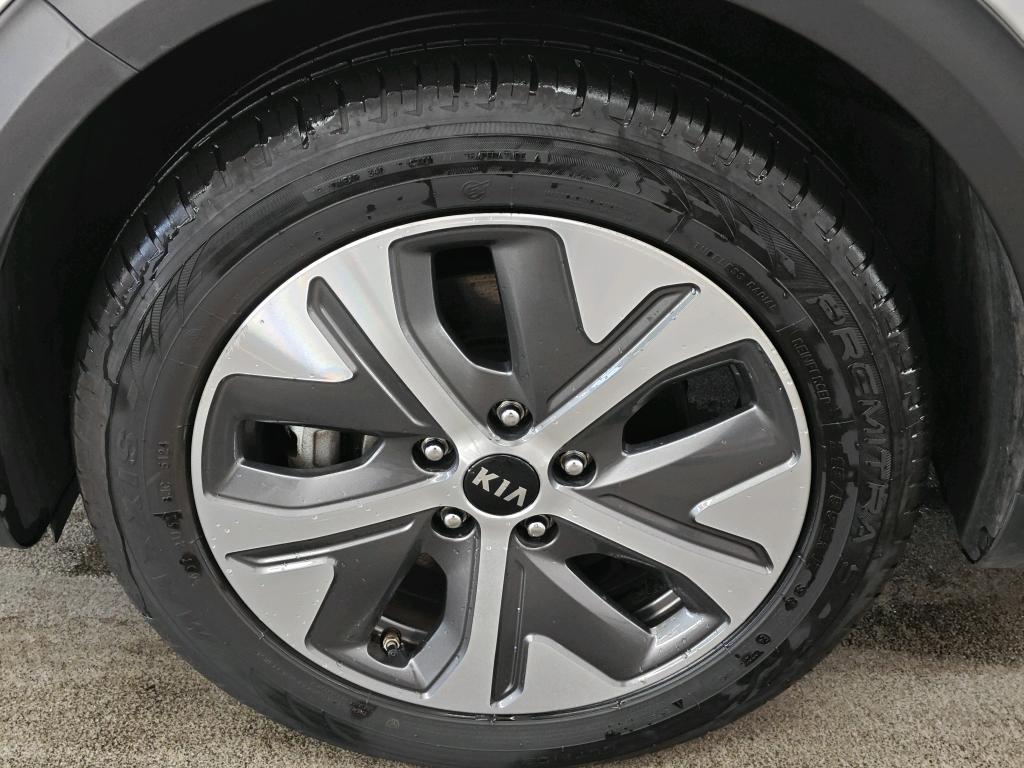 Foto 12 van Kia Niro