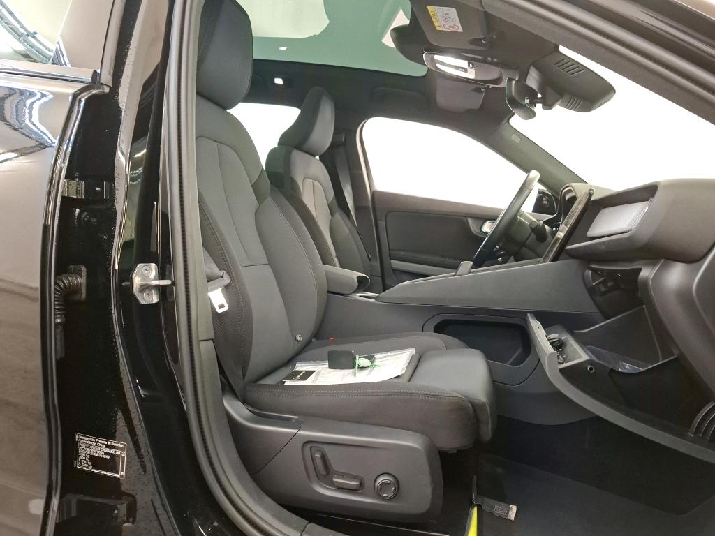 Photo 4 of Polestar 2
